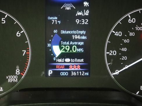 Used 2023 Toyota Corolla Cross LE image 39