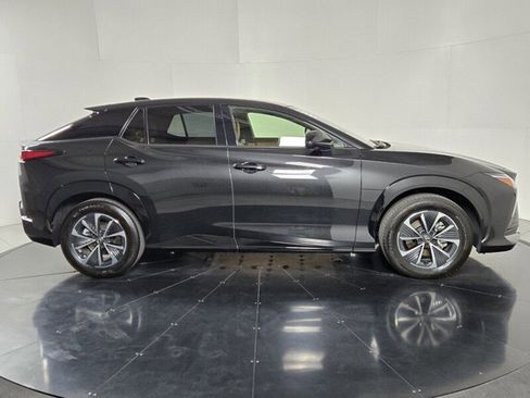 Certified 2025 Lexus RZ 300e w/ Accessory Package (Z1) image 7