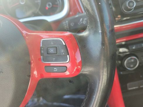 Used 2019 Volkswagen Beetle 2.0T SE w/ SE Premium Package image 29