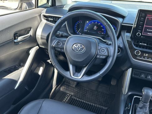 Used 2022 Toyota Corolla Cross XLE AWD/4WD image 16