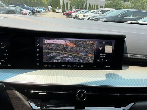 Certified 2025 Nissan Murano SL w/ Cargo Package AWD/4WD image 17