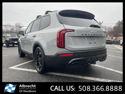 Used 2022 Kia Telluride SX w/ SX Prestige Package image 3