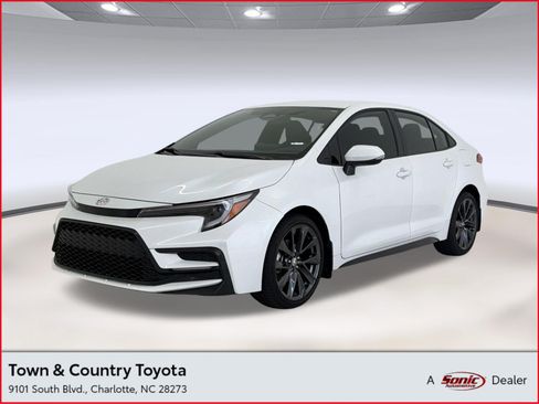 Used 2025 Toyota Corolla SE FWD image 1