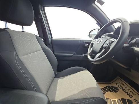 Used 2023 Toyota Tacoma TRD Off-Road w/ Technology Package image 15