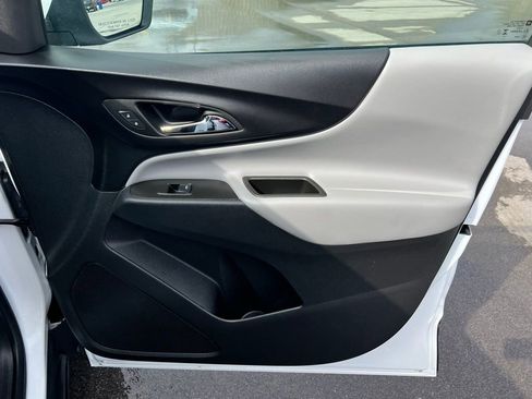 Used 2023 Chevrolet Equinox LT w/ Driver Convenience Package image 27