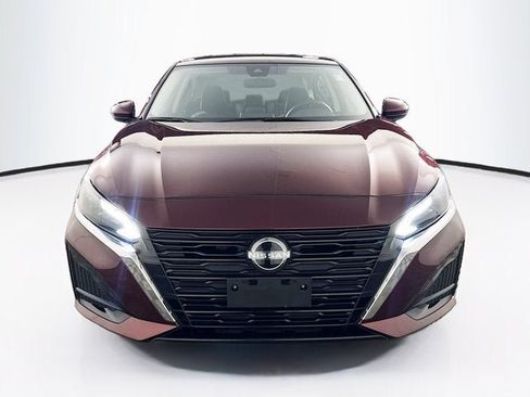 Used 2023 Nissan Altima 2.5 SV AWD/4WD image 2