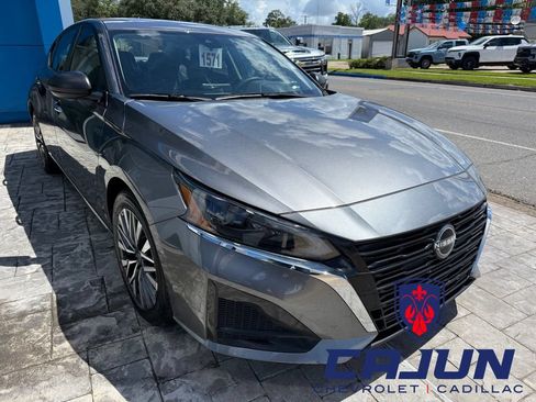 Used 2024 Nissan Altima 2.5 SV FWD image 5
