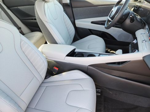 New 2026 Hyundai Elantra Limited FWD image 25