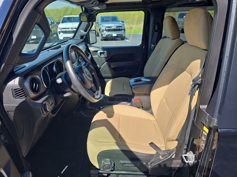 Used 2021 Jeep Wrangler Sport AWD/4WD image 26