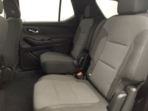 Used 2023 Chevrolet Traverse LT FWD image 18