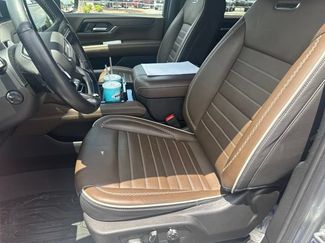 Used 2025 GMC Yukon Denali Ultimate AWD/4WD video 2