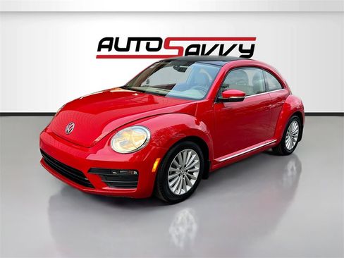 Used 2019 Volkswagen Beetle 2.0T SE image 3