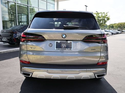 New 2026 BMW X5 xDrive40i w/ Premium Package AWD/4WD image 10