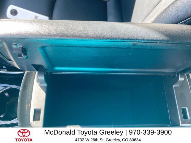 Used 2017 Toyota Prius Four FWD image 21