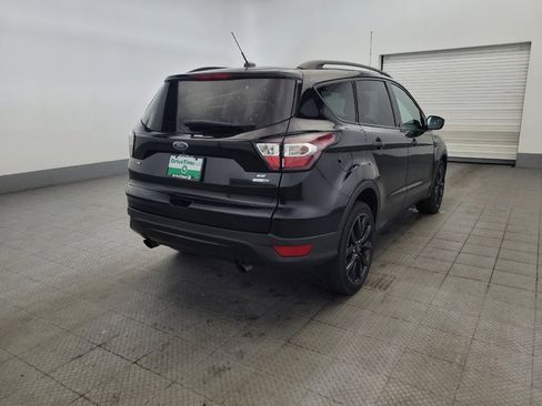 Used 2017 Ford Escape SE w/ SE Sport Appearance Package AWD/4WD image 9