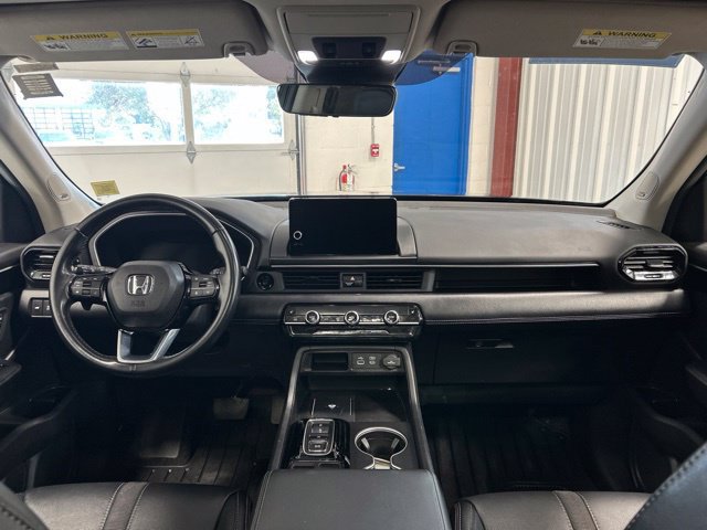 Certified 2025 Honda Pilot Touring image 18