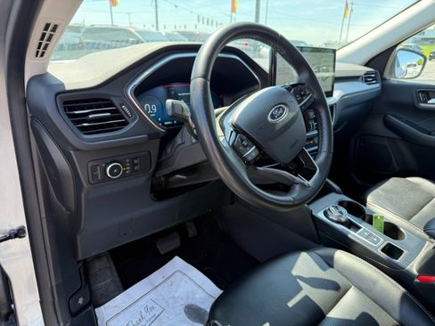 Used 2023 Ford Escape Platinum AWD/4WD image 20