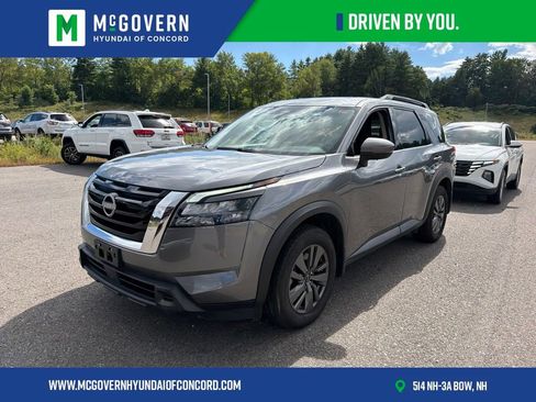 Used 2024 Nissan Pathfinder SV w/ SV Premium Package AWD/4WD image 1