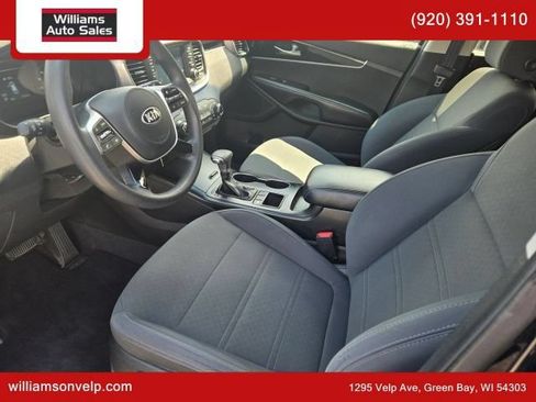 Used 2019 Kia Sorento FWD image 11