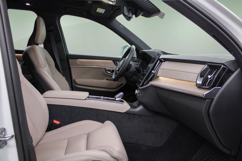 New 2026 Volvo XC90 B5 Ultra w/ Protection Package Premier AWD/4WD image 45