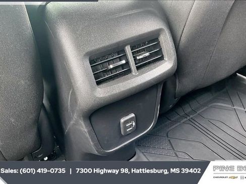 Used 2022 Chevrolet Equinox LT image 23