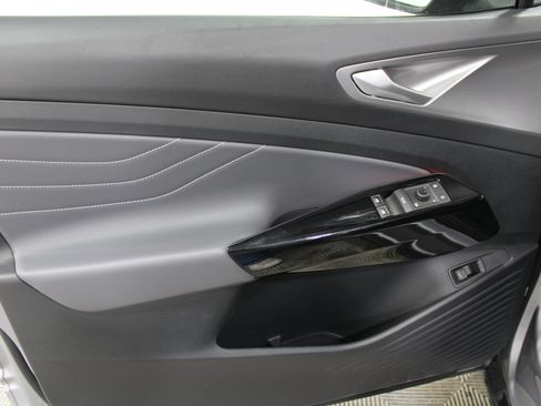 Used 2023 Volkswagen ID.4 Pro S RWD image 6