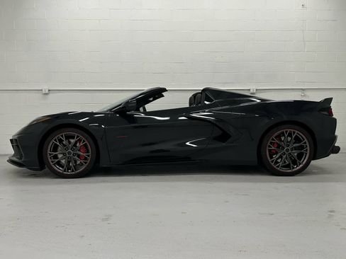 Used 2023 Chevrolet Corvette Stingray Premium Conv w/ Z51 Performance Package image 2