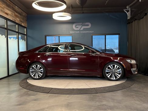 Used 2017 Lincoln MKZ Select w/ Technology Package image 2