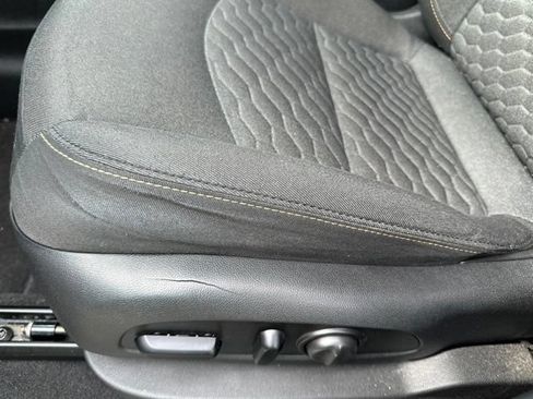 Used 2018 Chevrolet Equinox LT FWD image 31