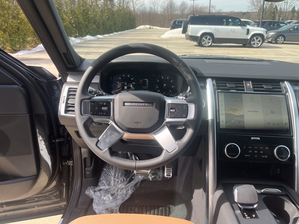 New 2026 Land Rover Discovery Dynamic SE AWD/4WD image 13
