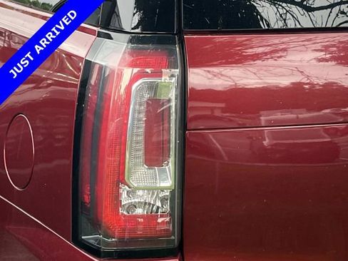 Used 2017 GMC Yukon Denali w/ Open Road Package AWD/4WD image 8