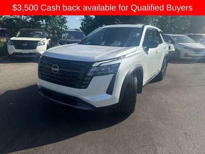 New 2026 Nissan Pathfinder Platinum w/ Cargo Package