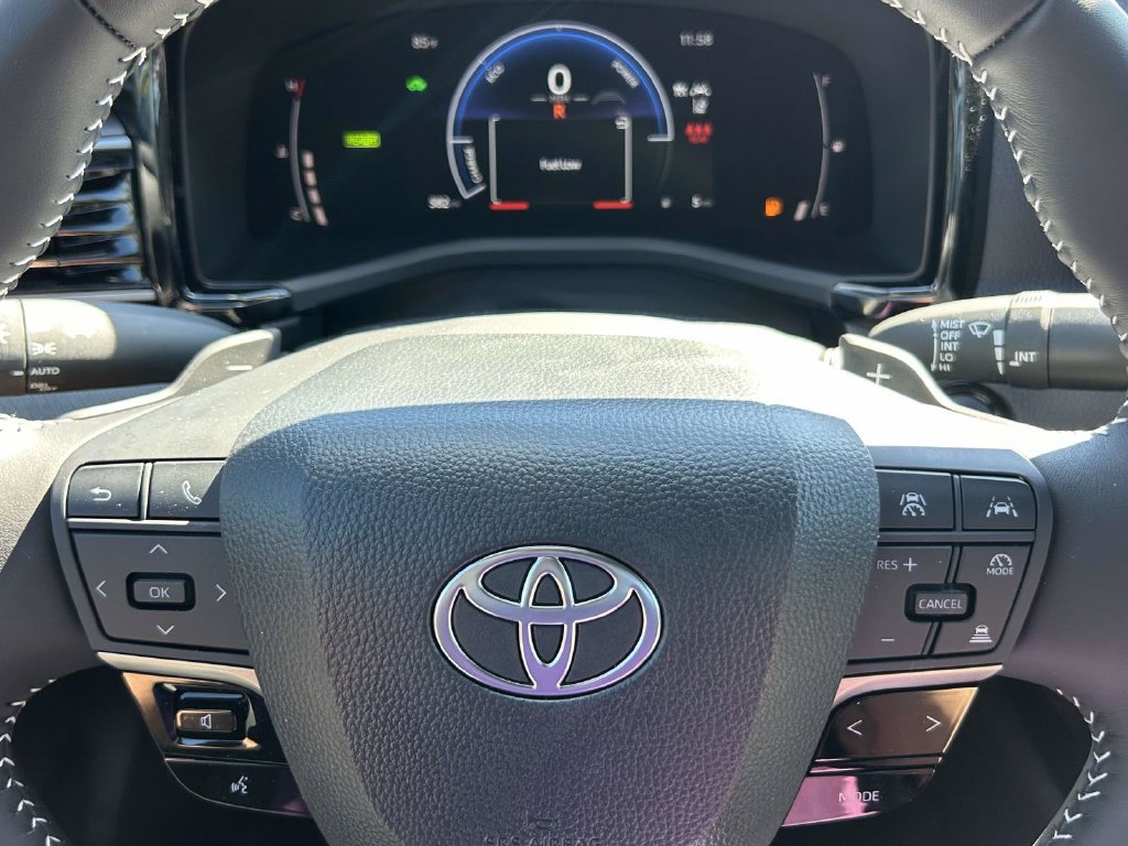 New 2026 Toyota Camry Hybrid FWD image 26