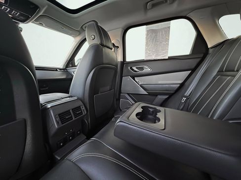Used 2018 Land Rover Range Rover Velar S image 19