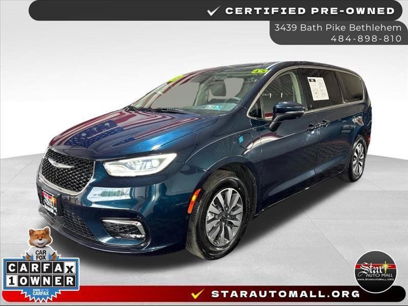 Used 2023 Chrysler Pacifica Touring-L w/ Uconnect Theater Family Group FWD image 1