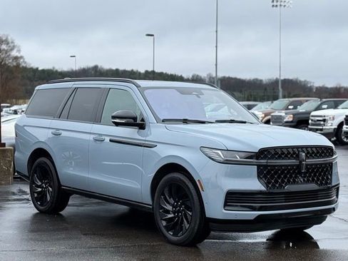 Used 2025 Lincoln Navigator Reserve w/ Jet Appearance Package AWD/4WD image 46