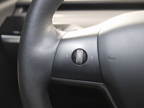 Used 2022 Tesla Model Y Performance image 34