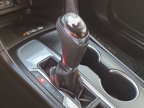 Used 2020 Chevrolet Equinox Premier image 25