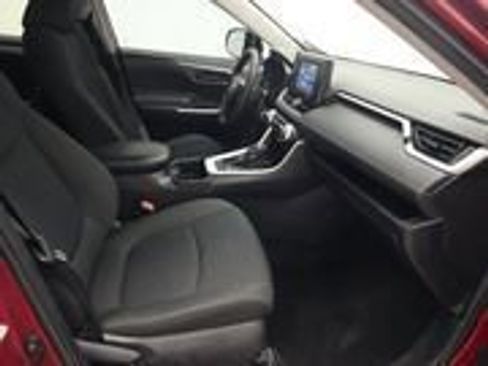 Used 2022 Toyota RAV4 LE image 7