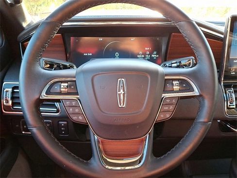 Certified 2022 Lincoln Navigator Reserve image 22