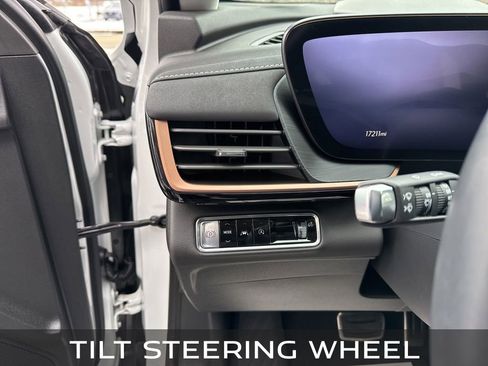 Used 2025 Buick Envision Sport Touring image 23