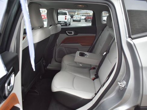 Used 2022 Jeep Compass Limited image 28