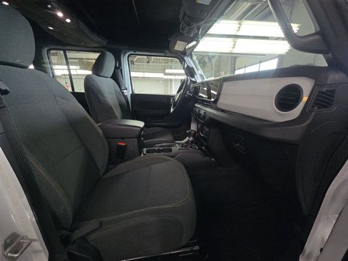 Used 2024 Jeep Wrangler Sport image 8