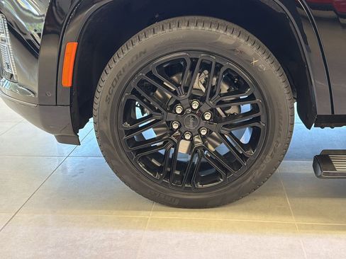 New 2026 Jeep Grand Wagoneer Limited AWD/4WD image 9