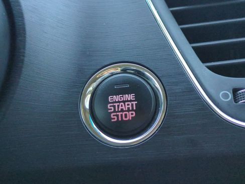 Used 2020 Kia Sedona EX image 26