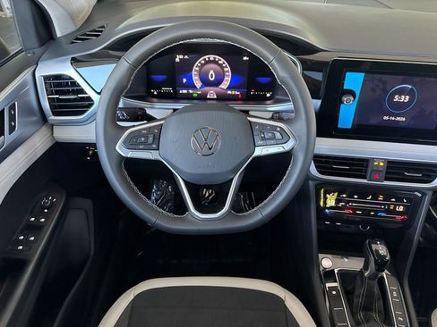 New 2026 Volkswagen Taos SE AWD/4WD image 13