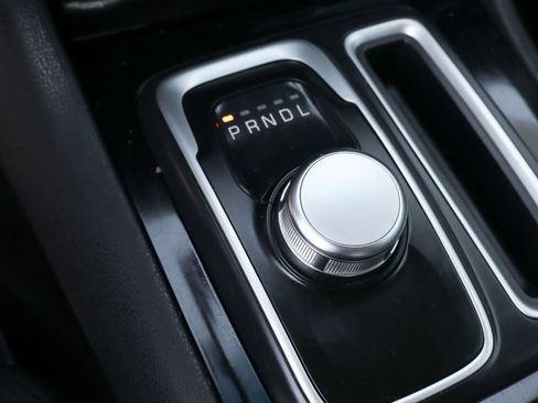 Used 2023 Chrysler 300 Touring w/ Sport Appearance Package RWD image 31
