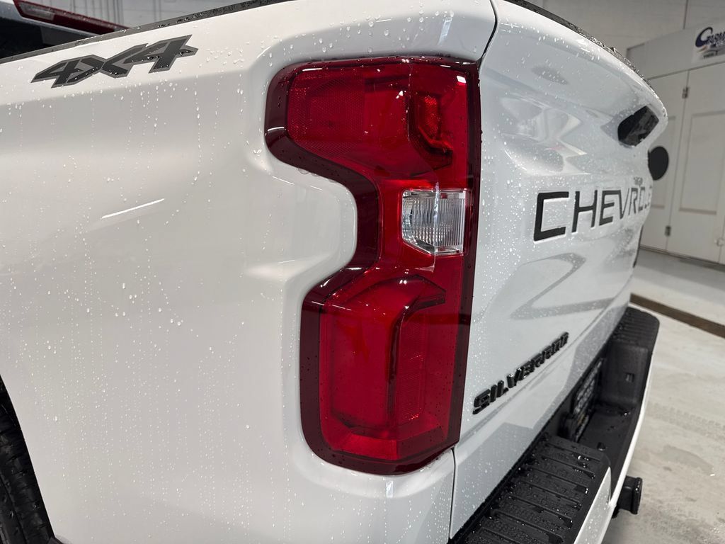 New 2026 Chevrolet Silverado 1500 RST w/ Dark Appearance Package AWD/4WD image 59