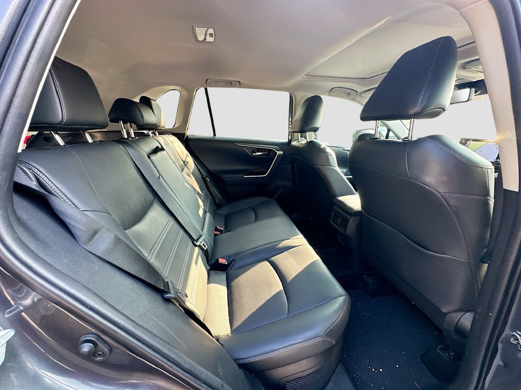 Used 2019 Toyota RAV4 Limited w/ Limited Grade Weather Package AWD/4WD image 28