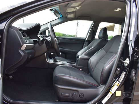 Used 2016 Toyota Camry SE FWD image 10